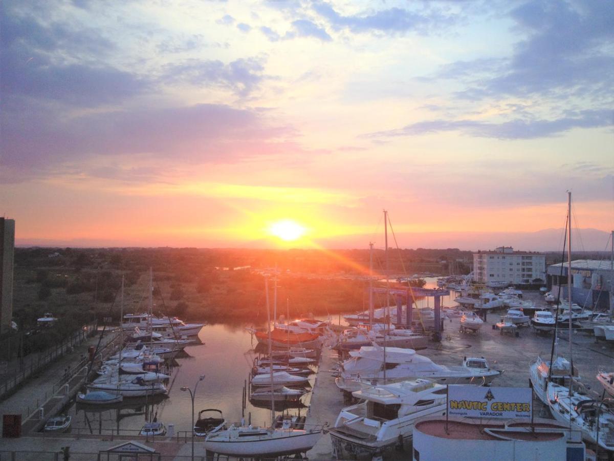 Holidays Penthouse Vues Panoramiques Sur Le Port Naval,Un Sejour Elegant Assure " Wifi Parquing Gratuit Росас Экстерьер фото