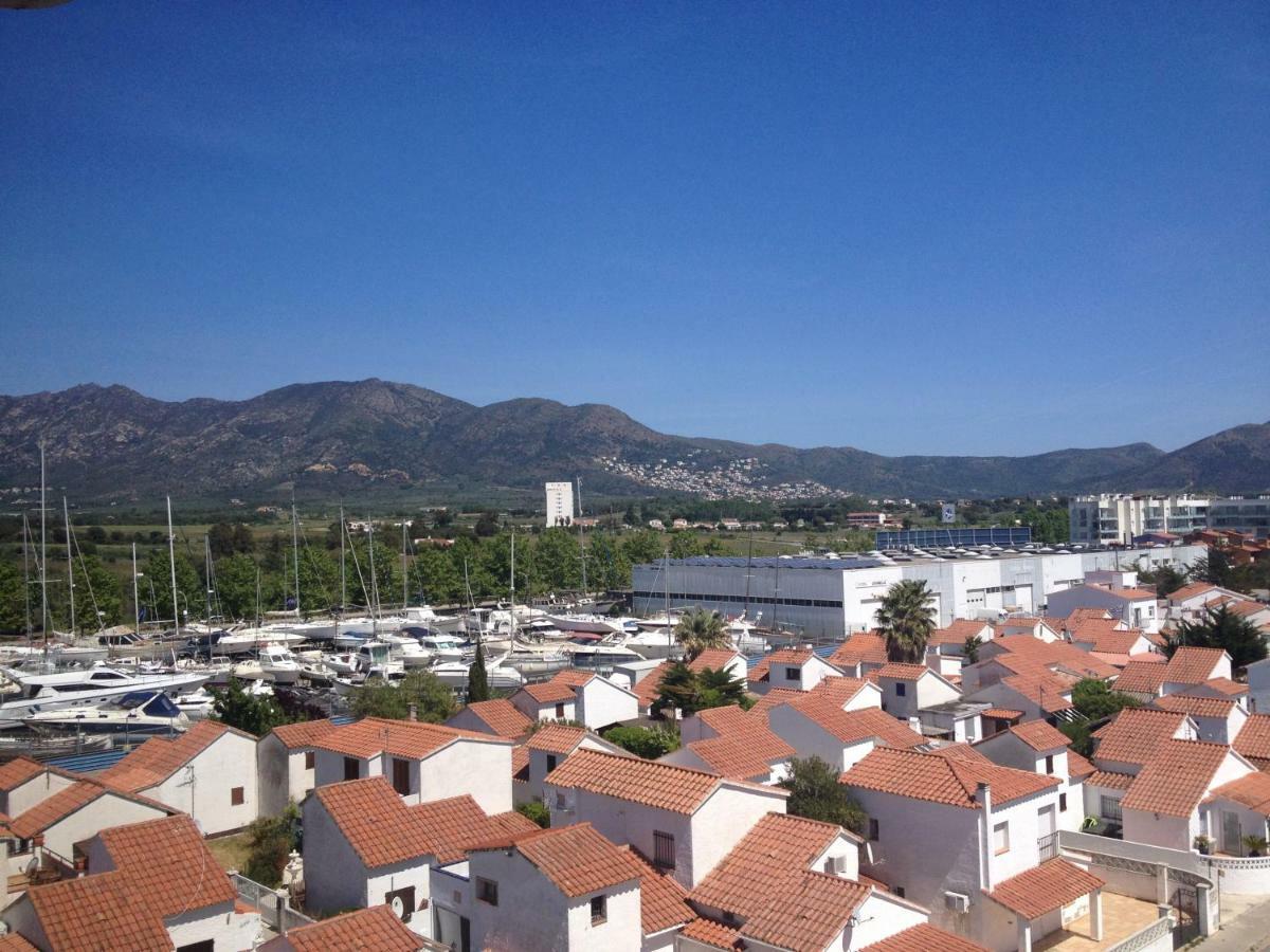 Holidays Penthouse Vues Panoramiques Sur Le Port Naval,Un Sejour Elegant Assure " Wifi Parquing Gratuit Росас Экстерьер фото